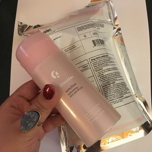 UNOPENED glossier solution chemical exfoliator